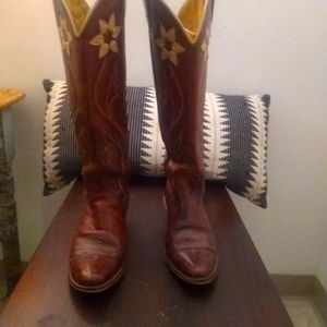 Vintage acme daisey boots